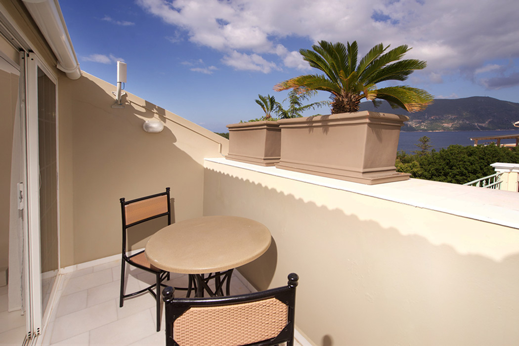 porto-fiscardo-room-10-balcony-1