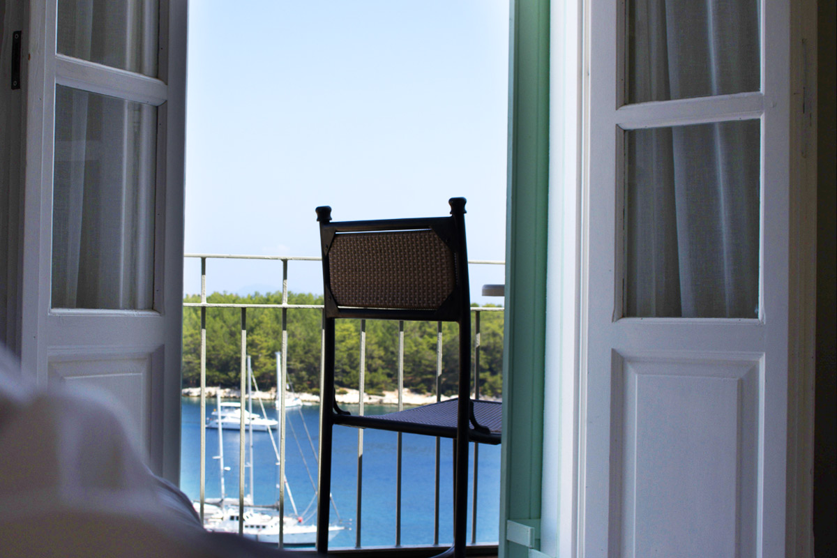 porto-fiscardo-room-10-bedroom-2