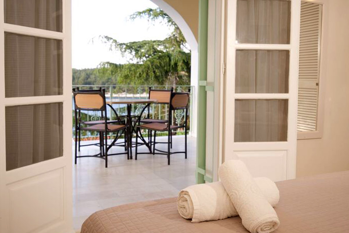 porto-fiscardo-room-2-bedroom-view