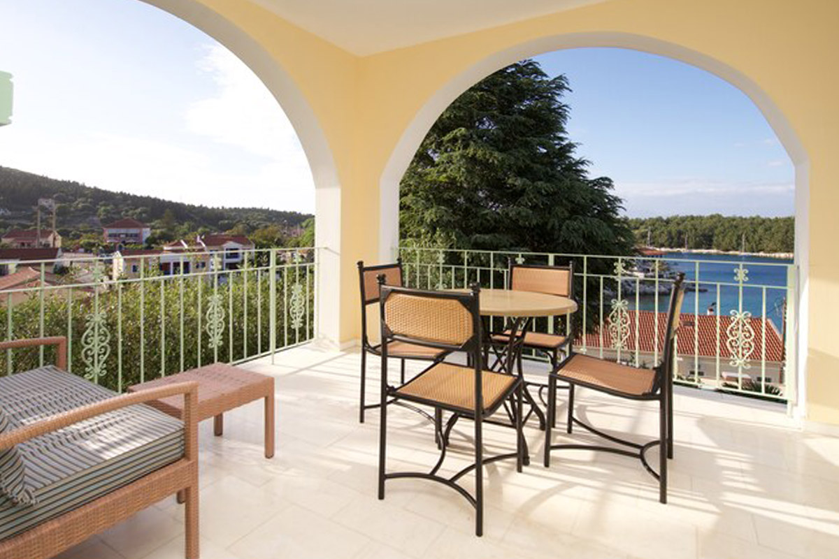 porto-fiscardo-room-3-balcony