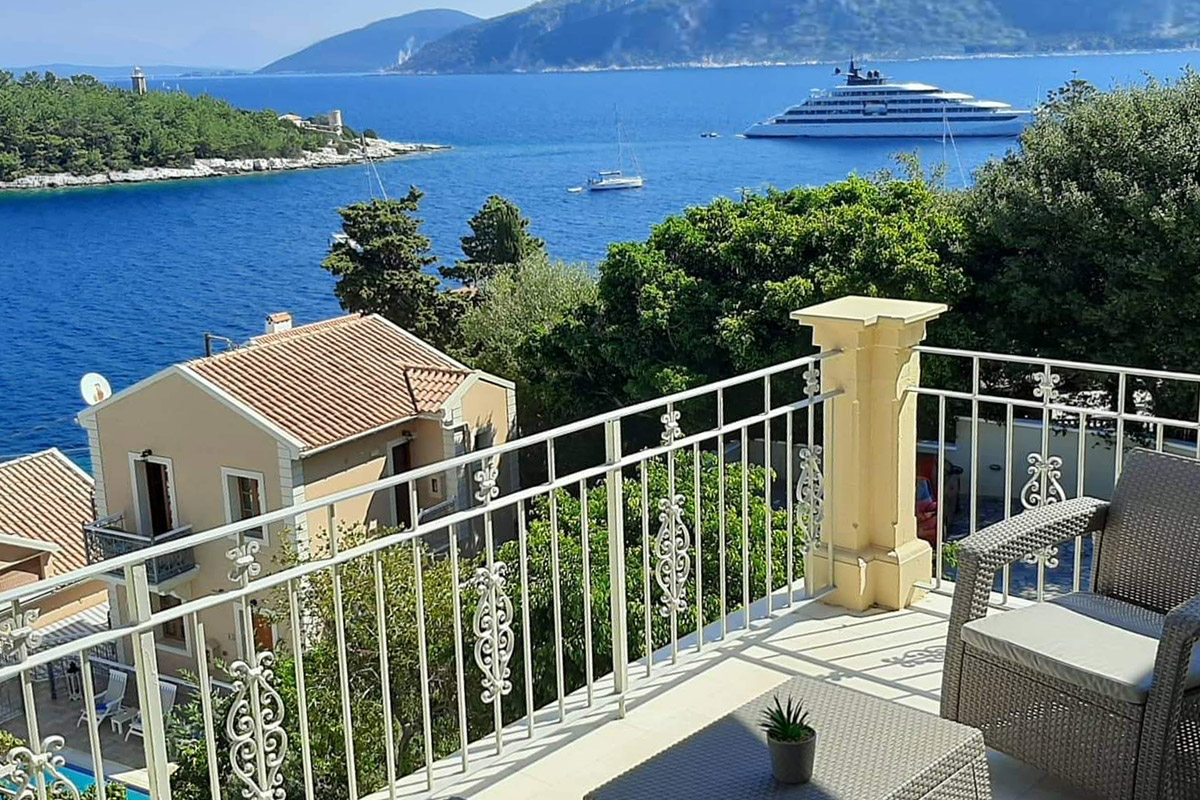 porto-fiscardo-room-4-balcony-view