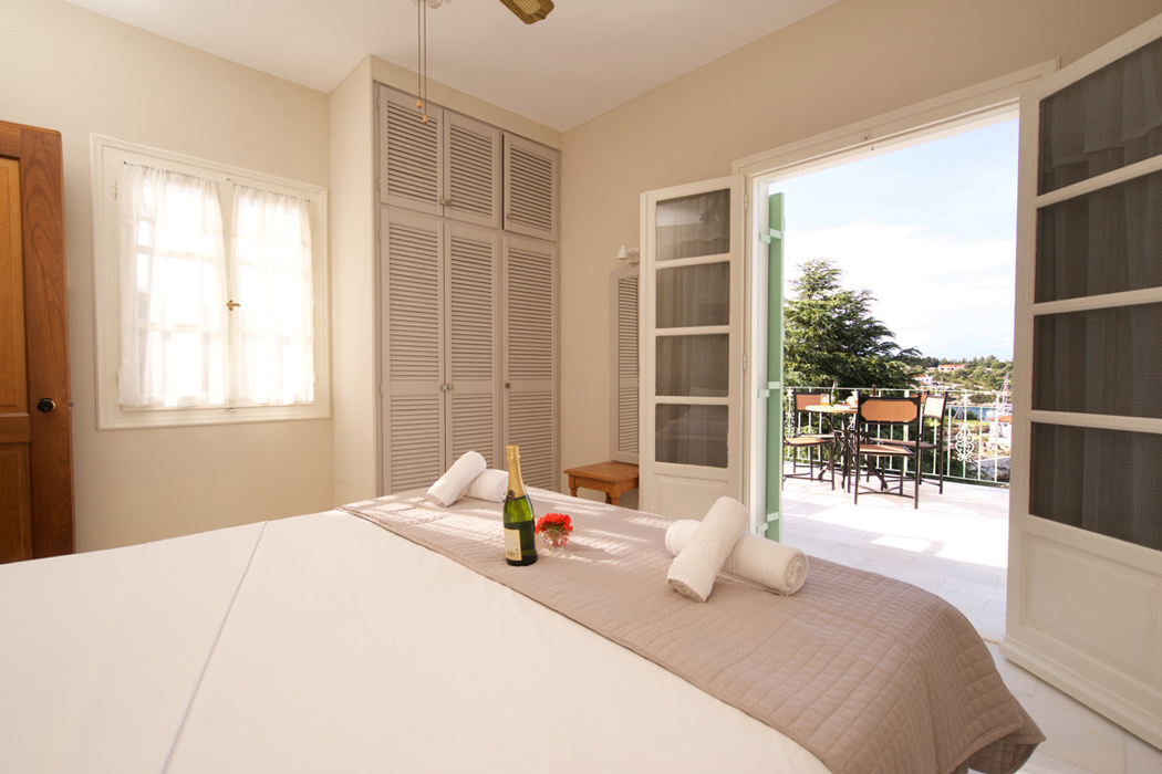 porto-fiscardo-room-5-bedroom-1