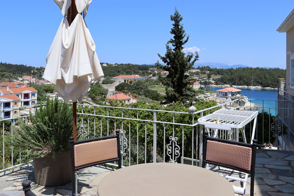porto-fiscardo-room-6-balcony