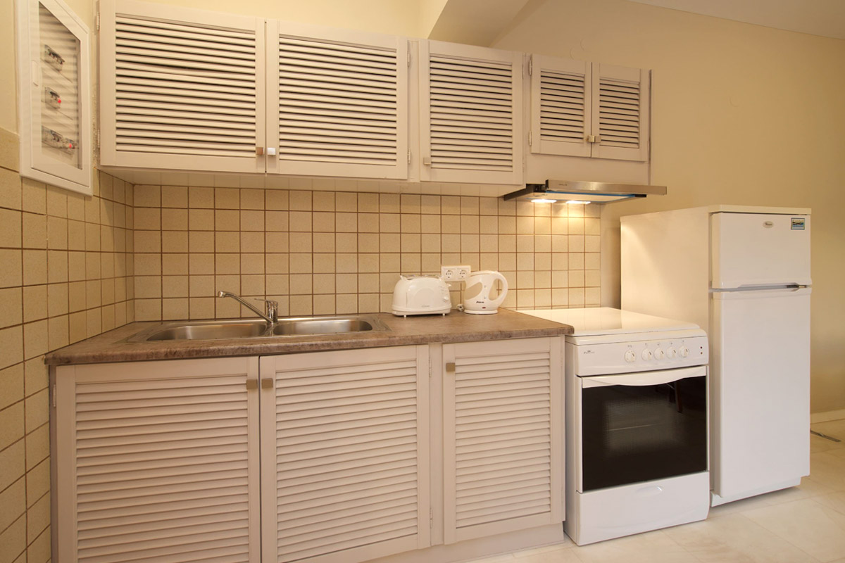 porto-fiscardo-room-6-kitchen