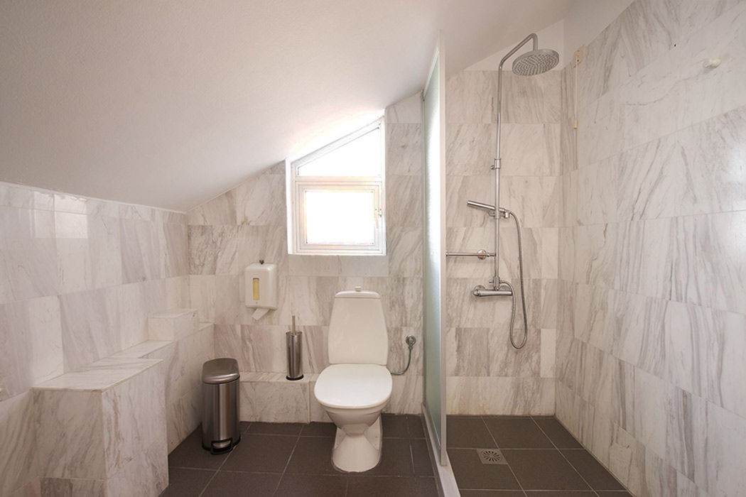 porto-fiscardo-room-9-bathroom-1