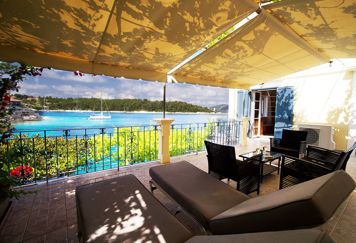 Porto-Fiscardo-Zavalata-Apartments-Angelos-Suite-Balcony