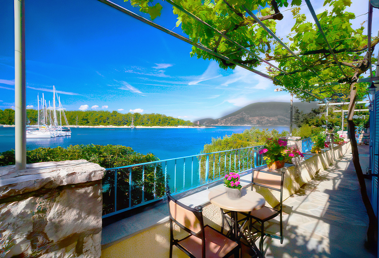 Porto-Fiscardo-Zavalata-Apartments-Georgias-Suite-Balcony