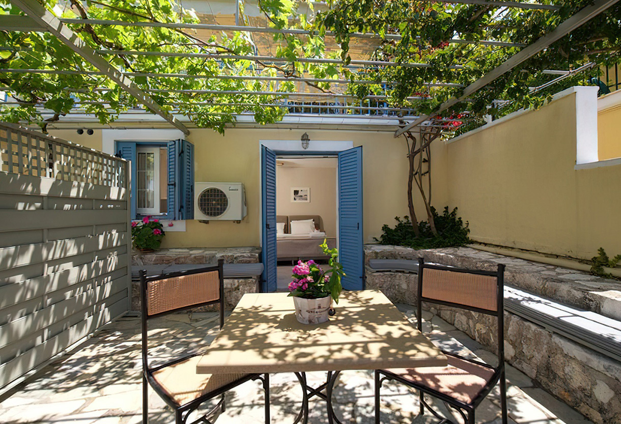 Porto-Fiscardo-Zavalata-Apartments-Nikis-Studio-Balcony-1