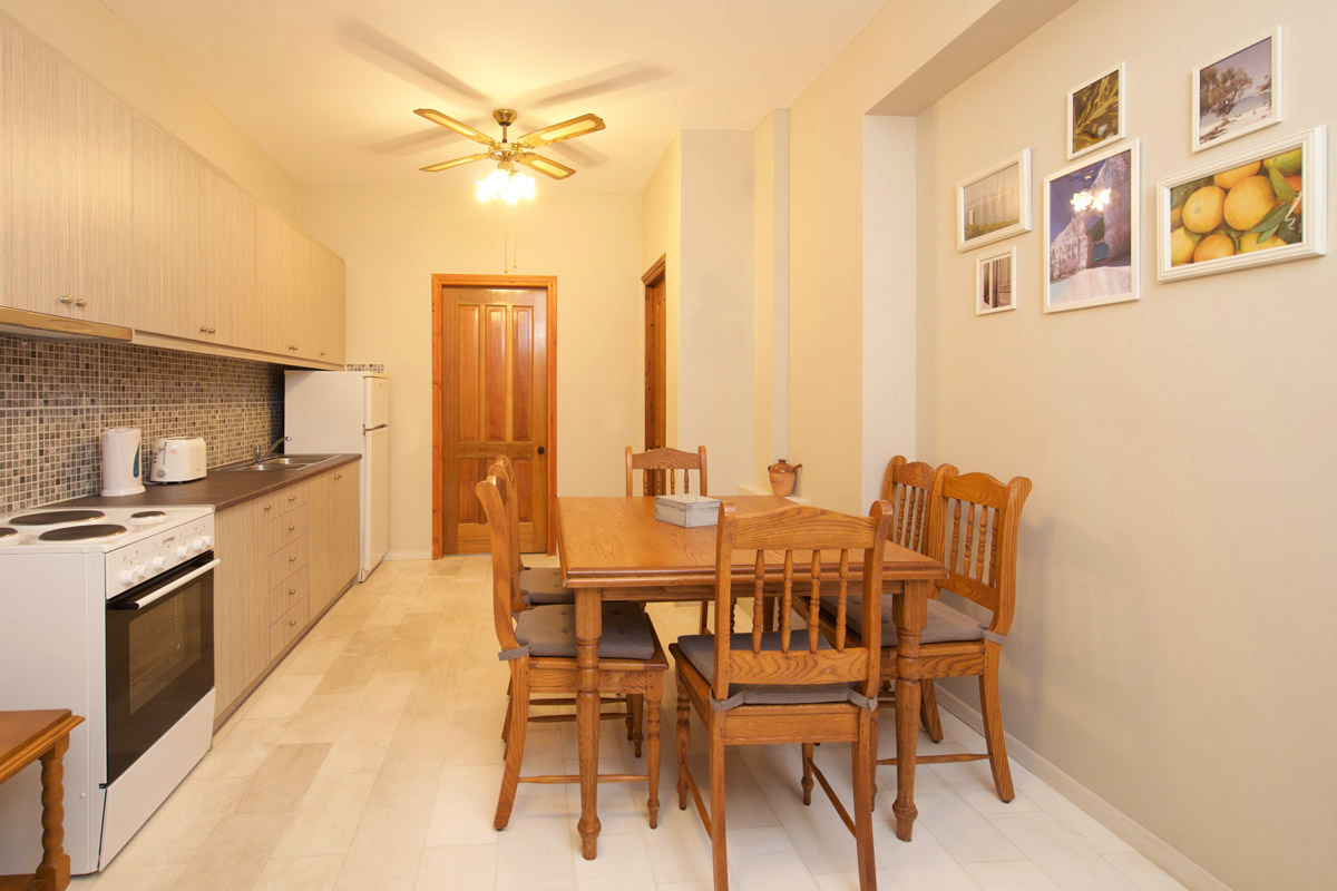 porto-fiscardo-room-1-diningroom