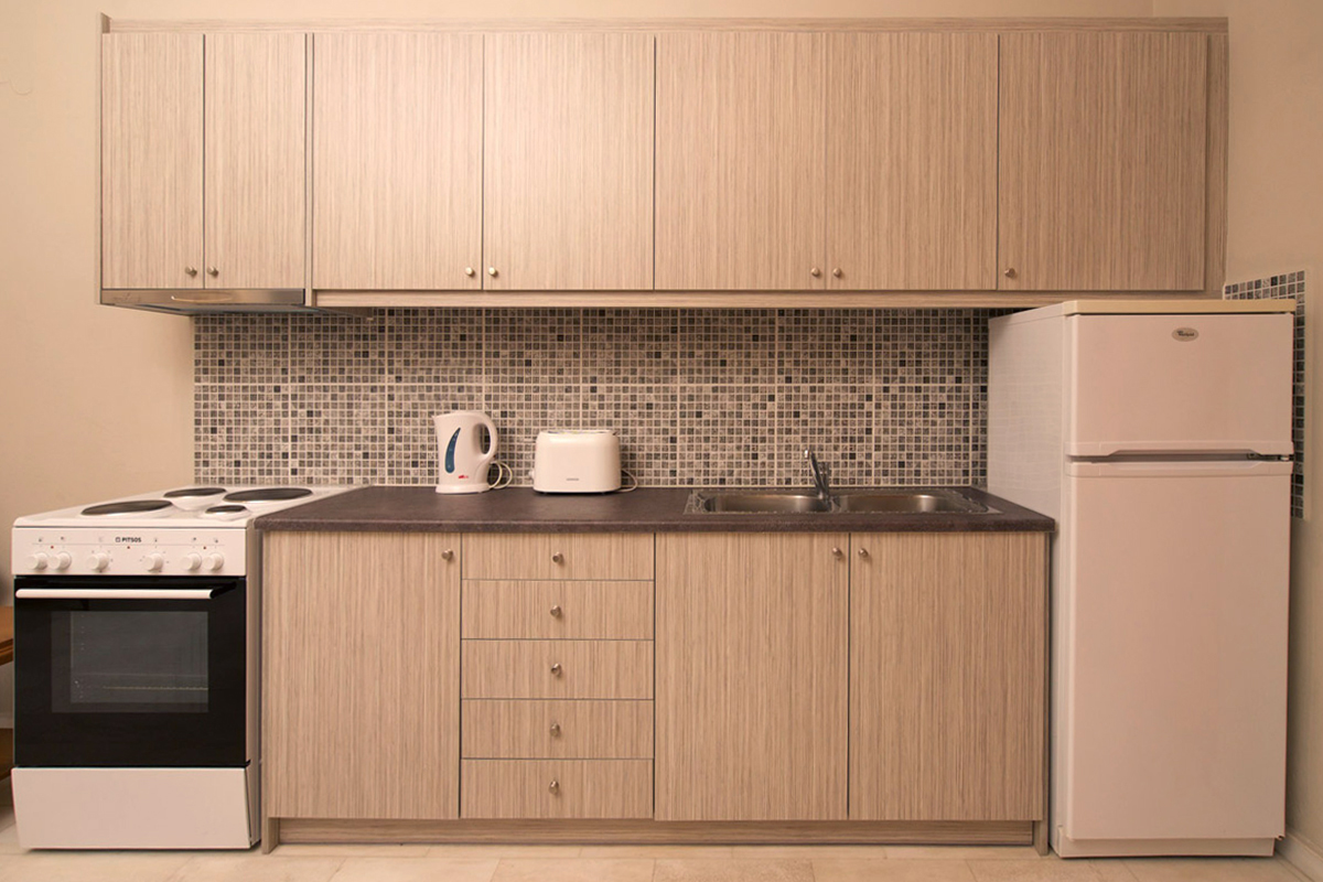 porto-fiscardo-room-1-kitchen