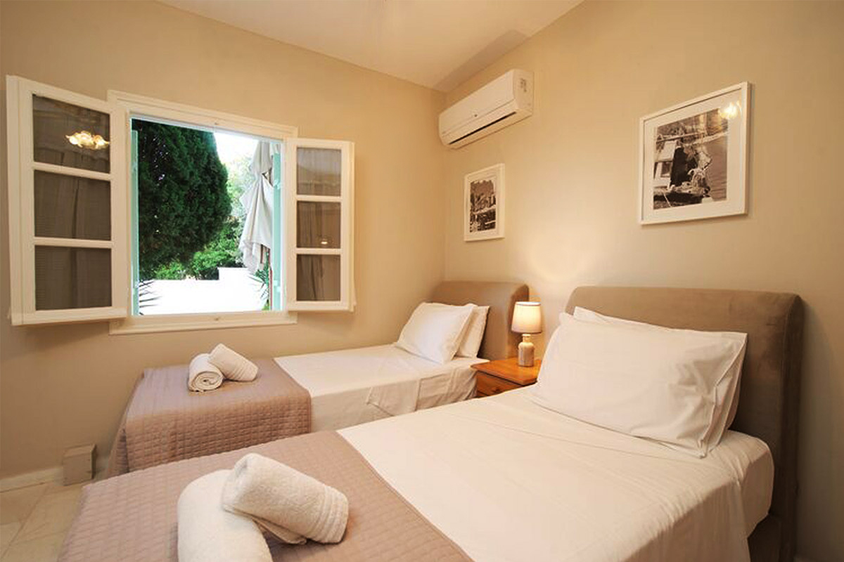 porto-fiscardo-room-7-bedroom