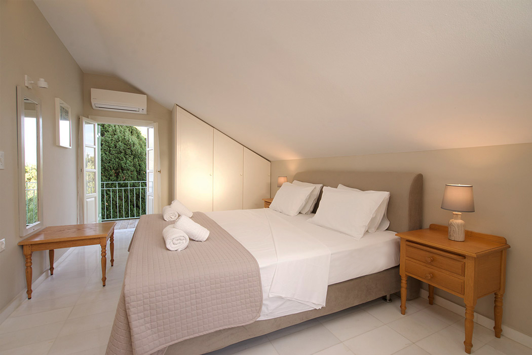 porto-fiscardo-room-9-bedroom-2